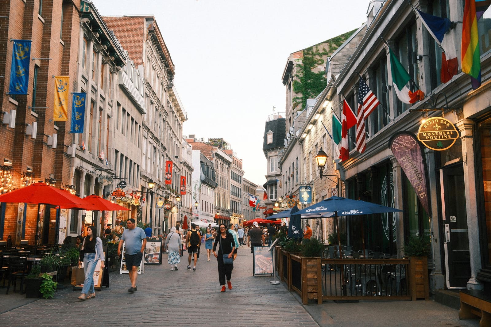 Montréal Travel Guide