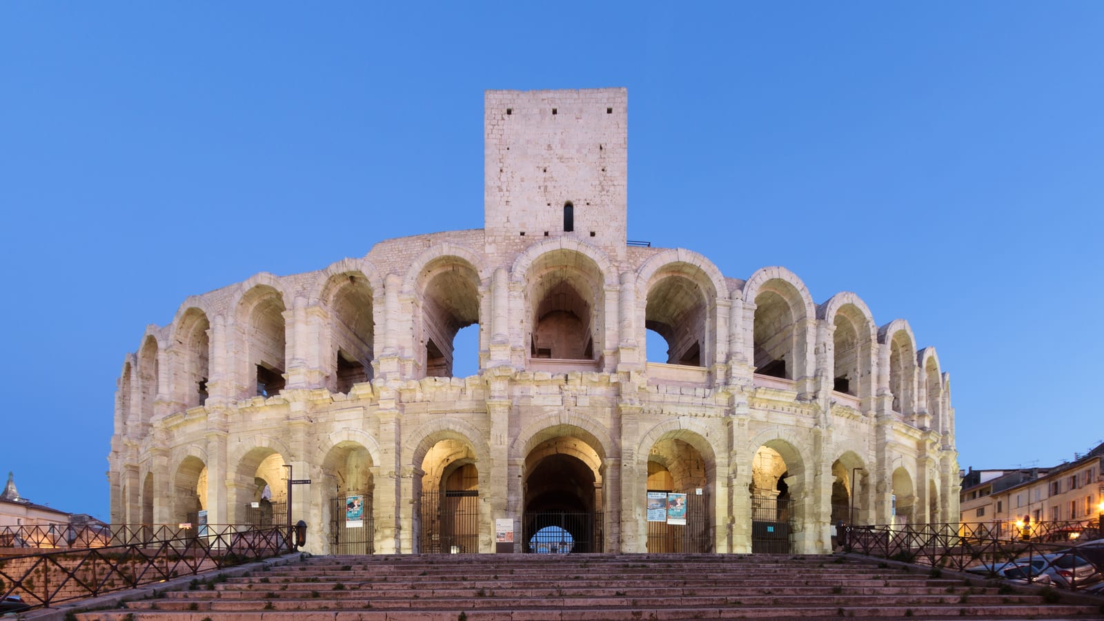 Arles Travel Guide